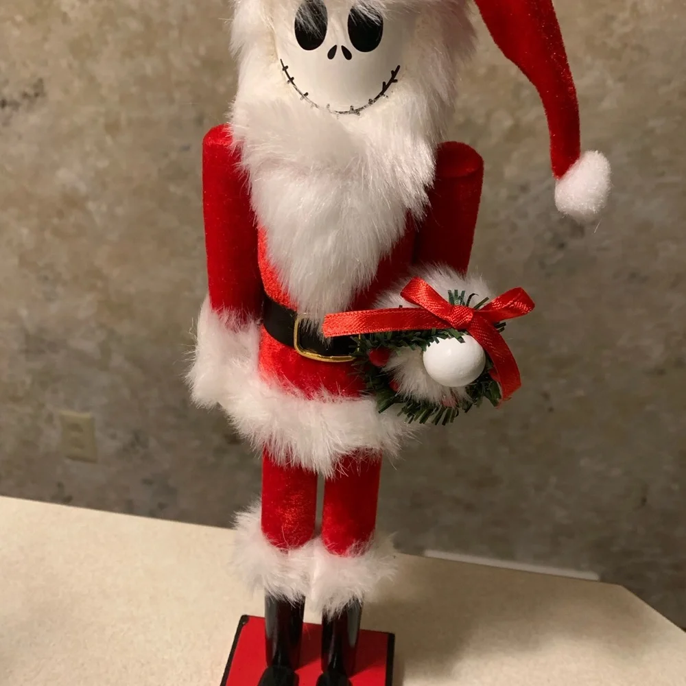 Nightmare Before Christmas Holiday Nutcracker Set - Picture 6 of 12